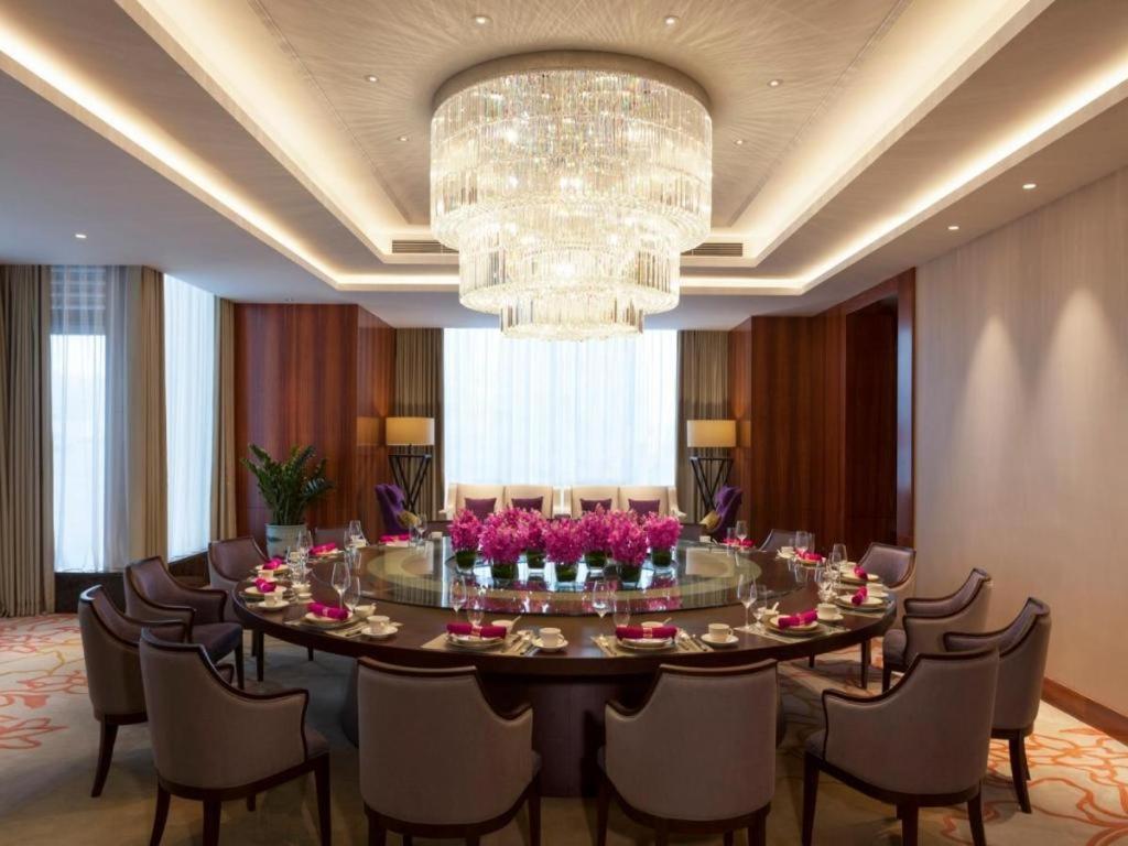 Ming Du Lakeside Hotel Наньнин Экстерьер фото