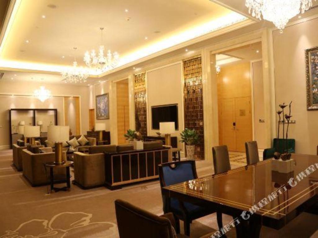Ming Du Lakeside Hotel Наньнин Экстерьер фото