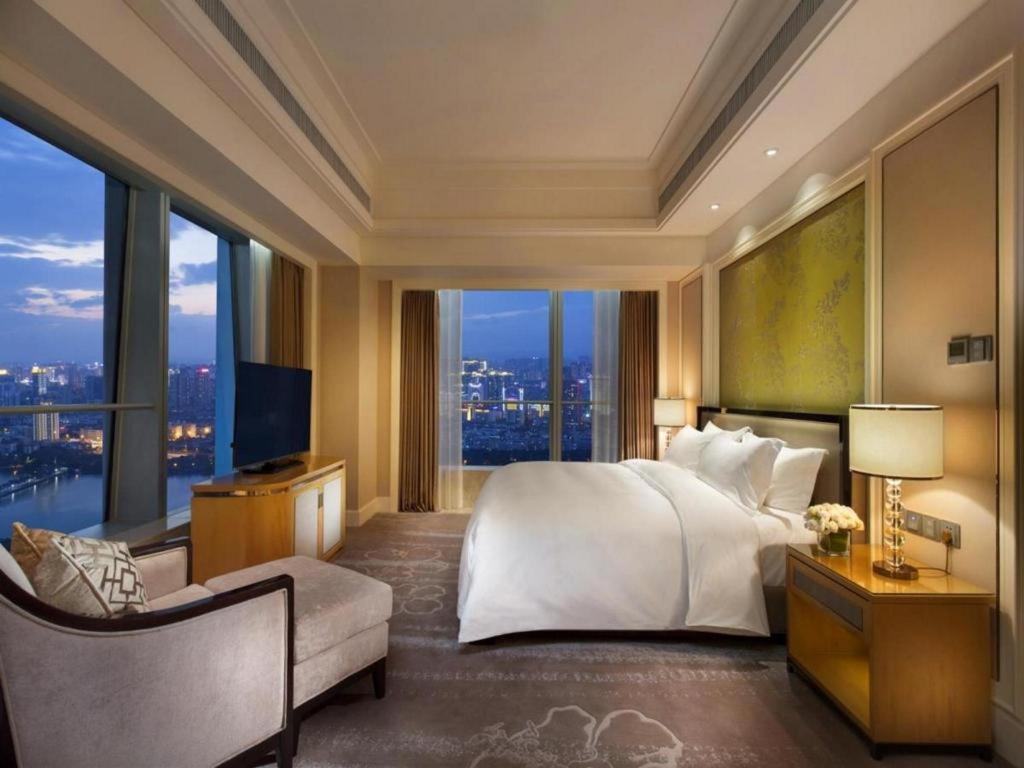 Ming Du Lakeside Hotel Наньнин Экстерьер фото