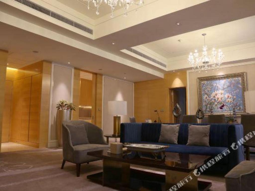Ming Du Lakeside Hotel Наньнин Экстерьер фото
