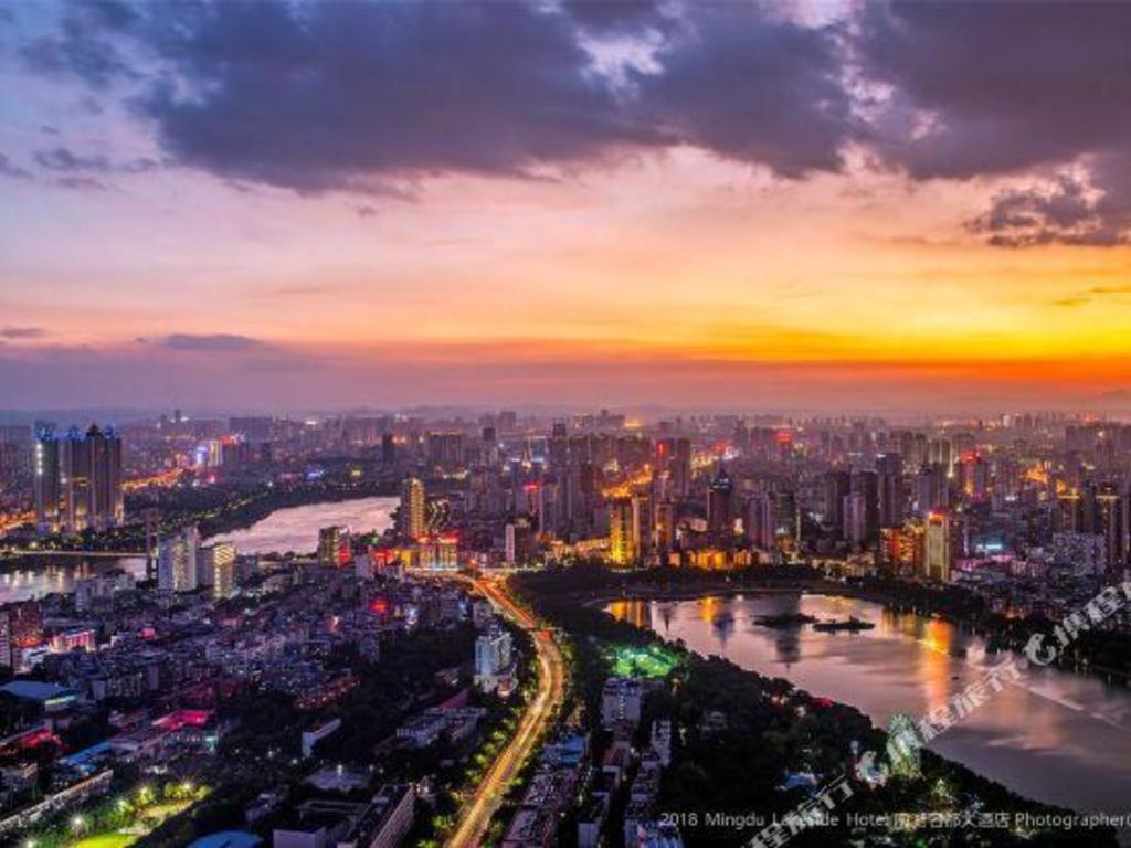 Ming Du Lakeside Hotel Наньнин Экстерьер фото