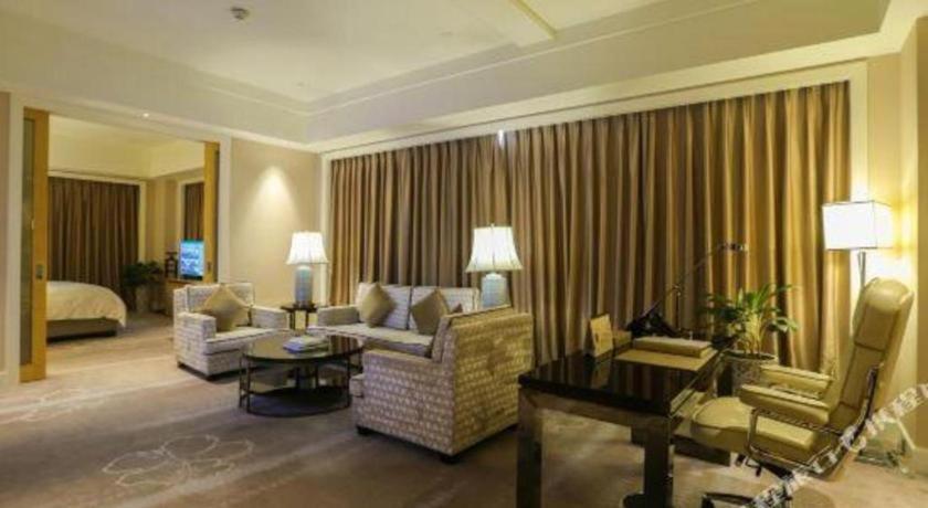Ming Du Lakeside Hotel Наньнин Экстерьер фото