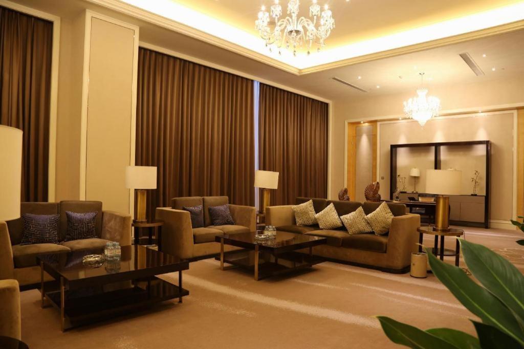 Ming Du Lakeside Hotel Наньнин Экстерьер фото